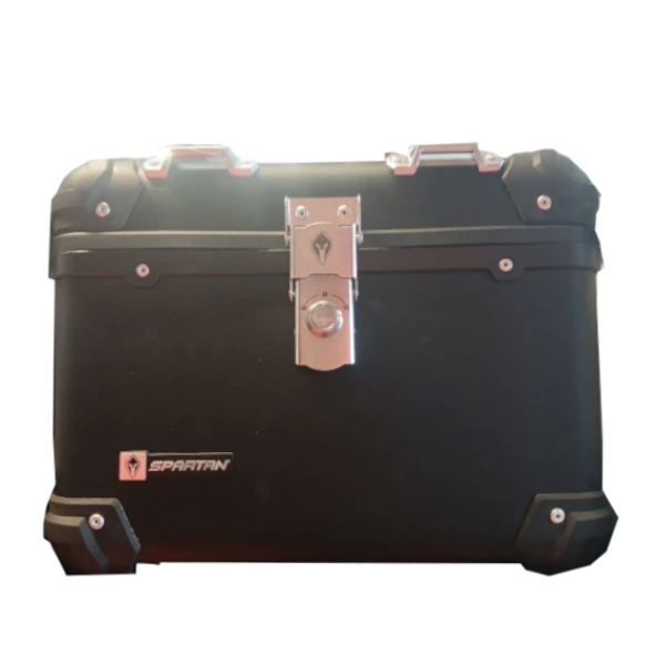 Maletero Spartan 40 litros negro con cierre de seguridad, reflectores traseros y base universal para motocicleta.